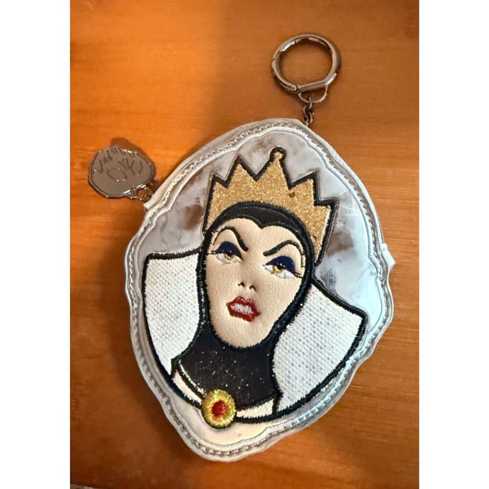 DISNEY SNOW WHITE EVIL QUEEN COIN PURSE